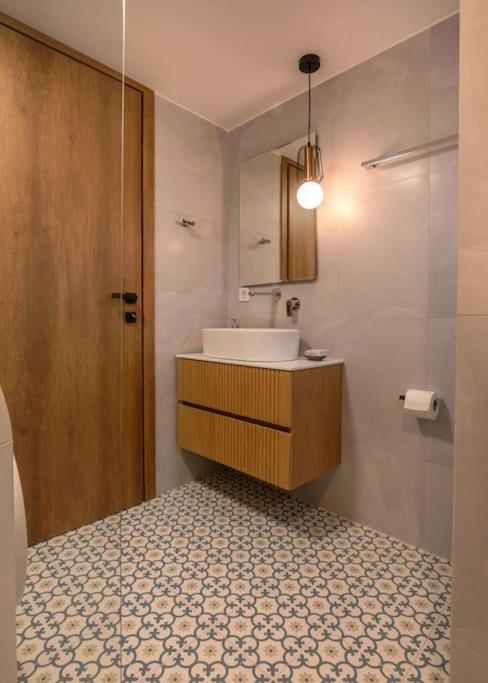 Gramvousa's Hidden Gem Apartment